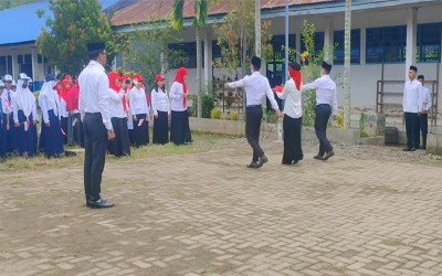 Upacara Peringatan HUT RI Ke 77 di SMPN 3 Mamuju